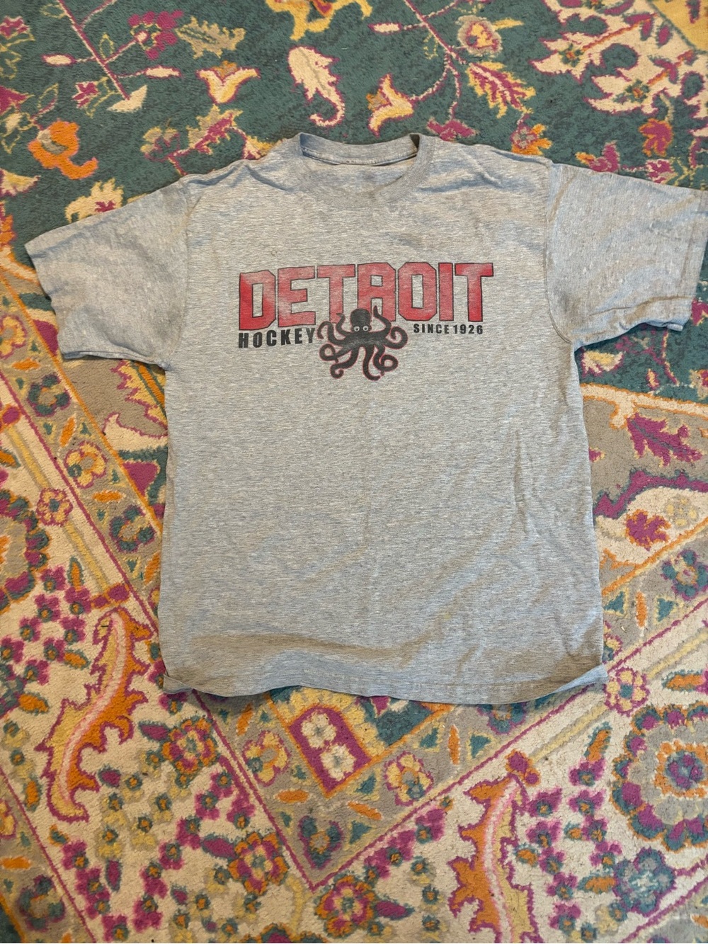Detroit redwings t- shirt size medium